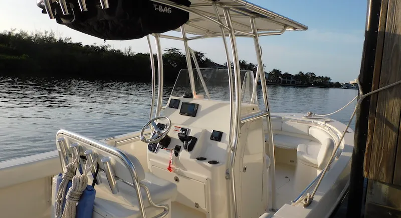 24′ COBIA CENTER CONSOLE