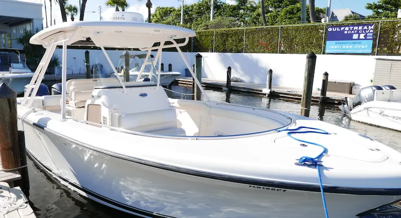 28′ PURSUIT CENTER CONSOLE