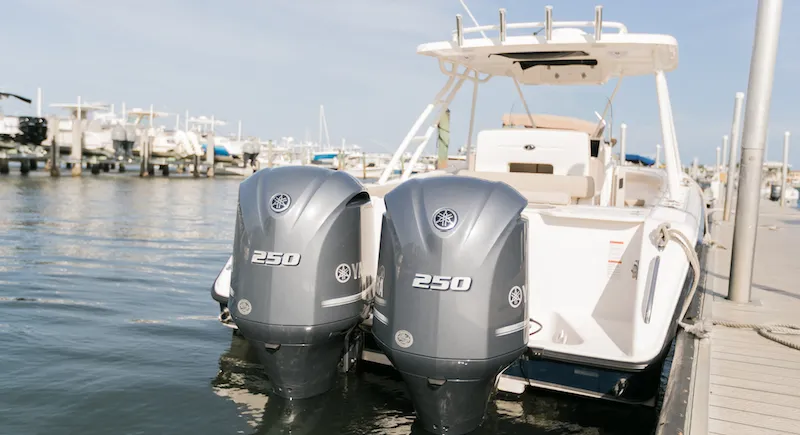 28′ PURSUIT CENTER CONSOLE