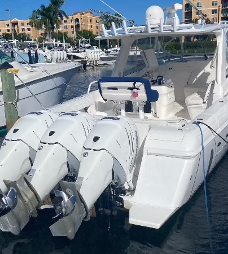 40' INTREPID SPORT YACHT | HYPOLUXO