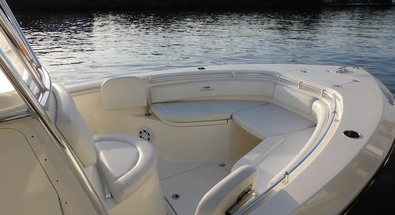 24′ COBIA CENTER CONSOLE