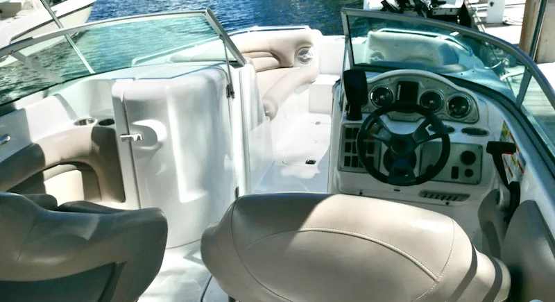 21′ HURRICANE DECK BOAT