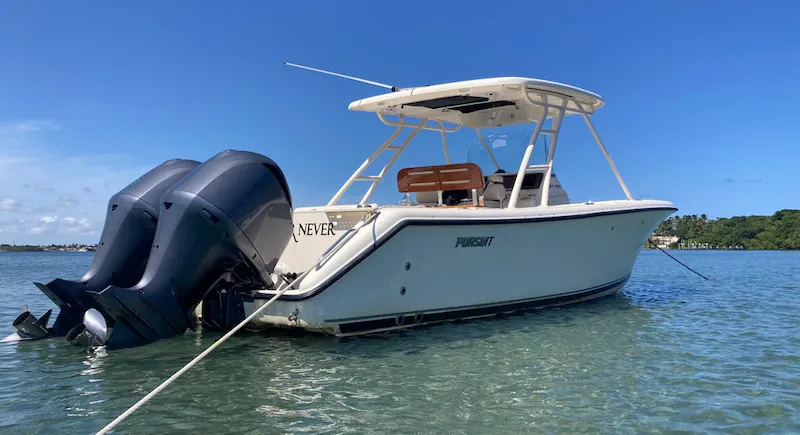28′ PURSUIT CENTER CONSOLE