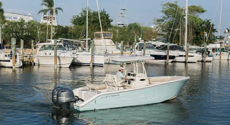 26′ COBIA CENTER CONSOLE