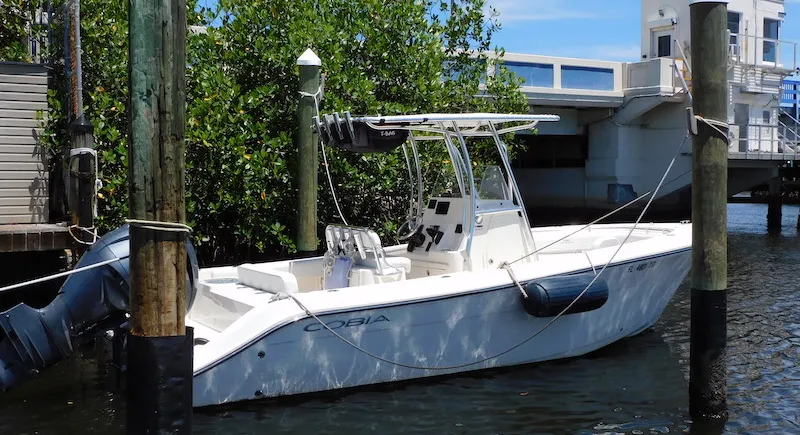 24′ COBIA CENTER CONSOLE