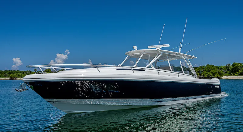 40′ INTREPID SPORT YACHT | HYPOLUXO