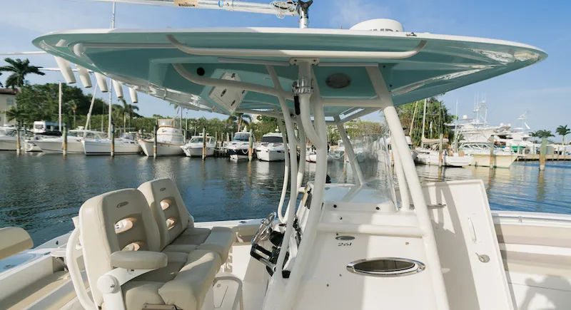 26′ COBIA CENTER CONSOLE