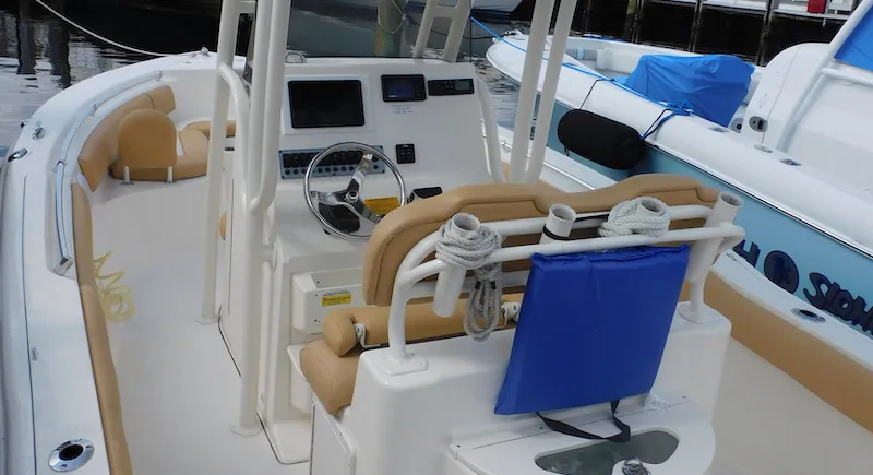 26′ CENTURY CENTER CONSOLE