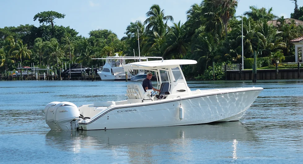 28′ COBIA CENTER CONSOLE