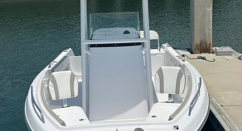 22′ CENTURY CENTER CONSOLE