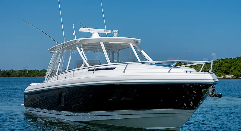 40′ INTREPID SPORT YACHT | HYPOLUXO