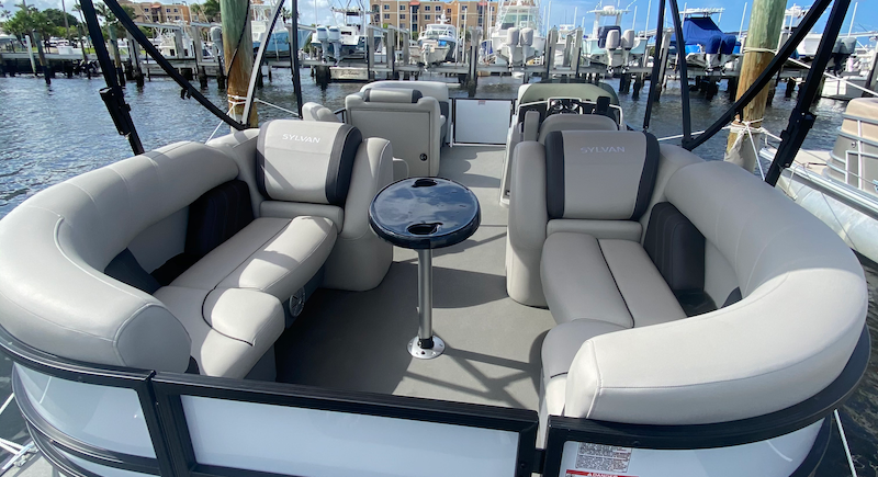 25′ SYLVAN PONTOON