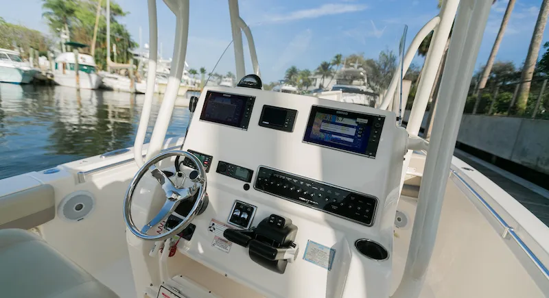 26′ COBIA CENTER CONSOLE