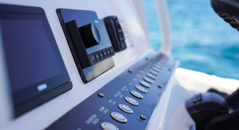 26′ CENTURY CENTER CONSOLE