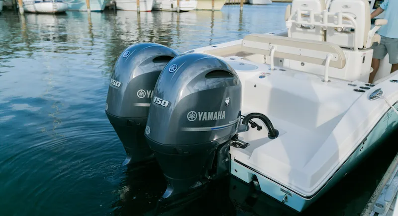 26′ COBIA CENTER CONSOLE