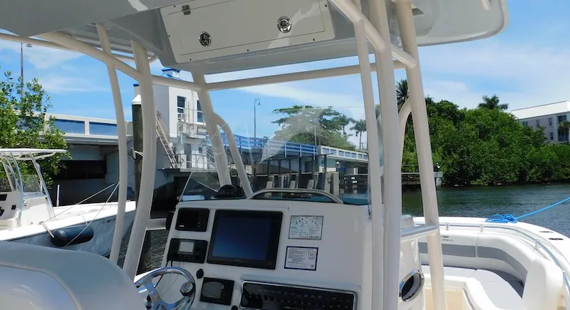 24′ COBIA CENTER CONSOLE