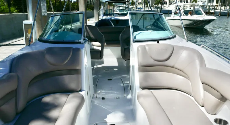 21′ HURRICANE DECK BOAT