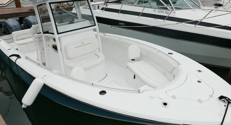 26′ SPORTSMAN CENTER CONSOLE