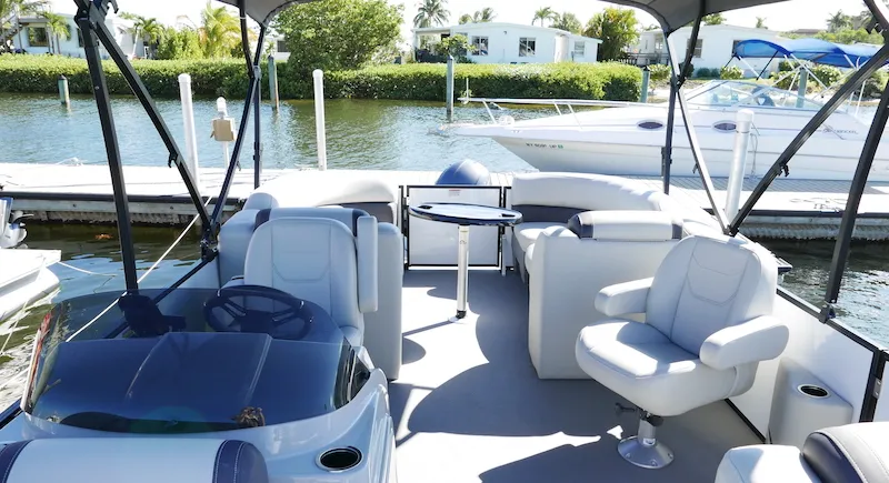 25′ SYLVAN PONTOON