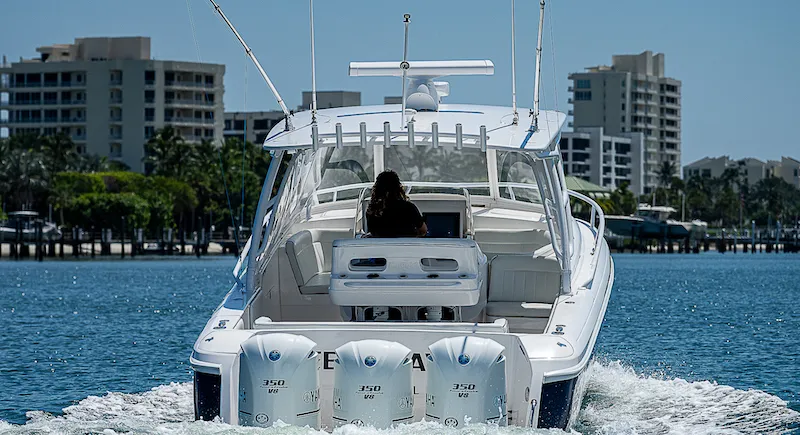 40′ INTREPID SPORT YACHT | HYPOLUXO