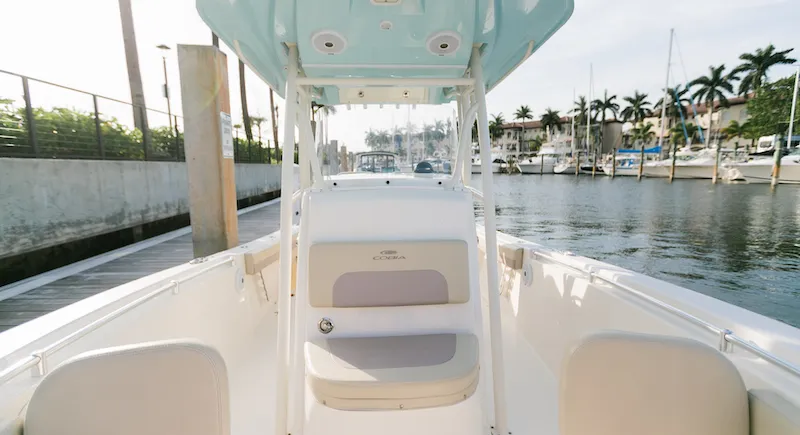 26′ COBIA CENTER CONSOLE