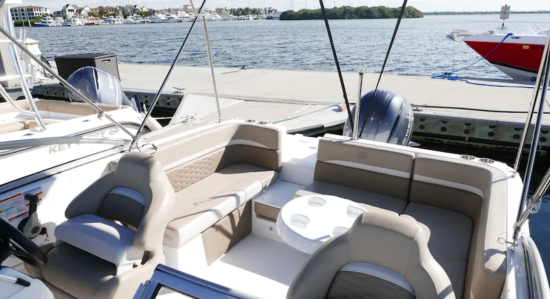 21′ HURRICANE DECK BOAT