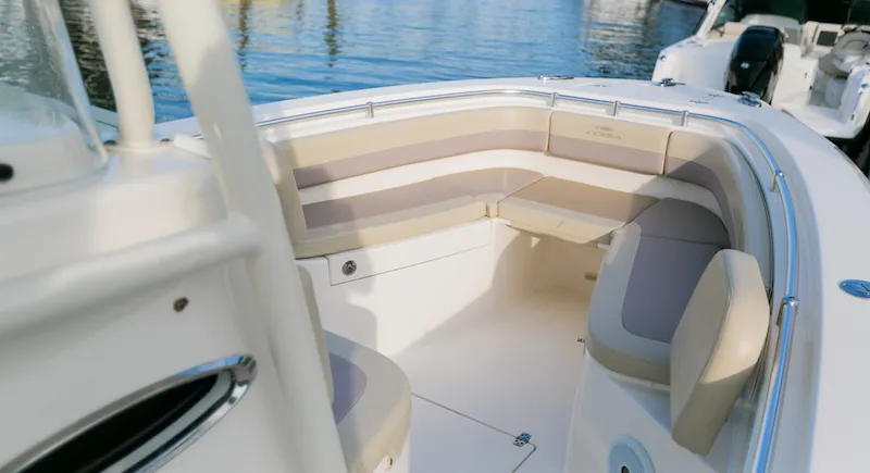 26′ COBIA CENTER CONSOLE