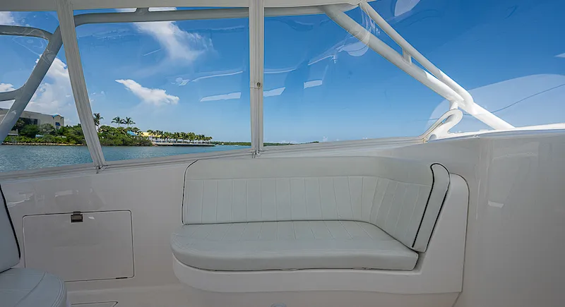 40′ INTREPID SPORT YACHT | HYPOLUXO