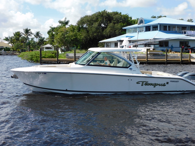 35 Pursuit Dual Console
