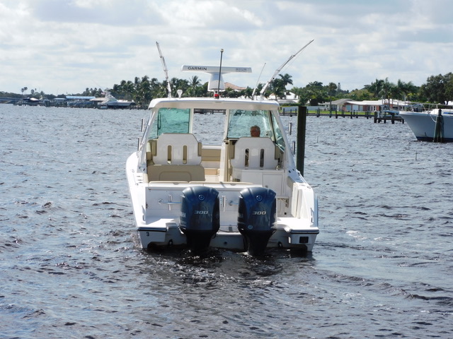 35 Pursuit Dual Console