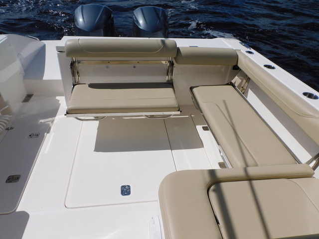 35 Pursuit Dual Console