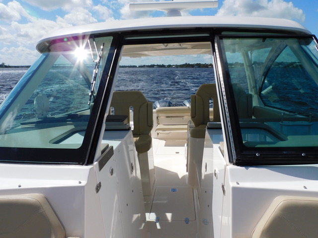 35 Pursuit Dual Console