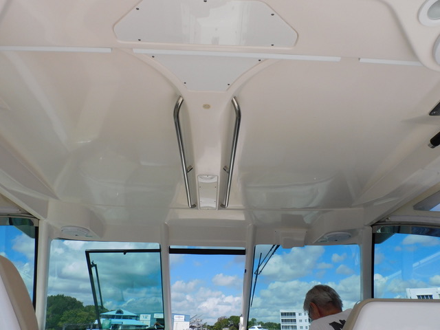 35 Pursuit Dual Console